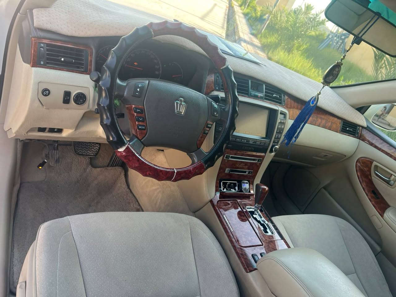 السلام عليكم
سعر مناسب 
شاهينة رقم بغداد  كصة قمارة مديل 2005 اصل تسجيل جديد 
قرار 48 مشروع وطني  وين متريد اداورلك 
شاصي.   80
*محرك (2500 )
*تحوير جوة نجف فوك امارات
*برده كهربائيه 
*مضخمات خلفيه مع مفرغه هواء 
*كشنات كهربائية 
*كشنات مخمل
*3دكم
كرستال اصل 
*كروز سرعه 
*دركه صاج 
*شاشة كرستال 
*ستيران كهربائي 
*جنجر اقراص 
*تحكم استيران 
*مضخم صوت فدشي 
*ويل زيروو مع تخم تاير جديد 
*مري شفط مع هيتر 
*غراض جنطه كامله مع سبير بخطته بعده 
😊السياره جاهزه على آخر حبايه مال جناي  ...
🏠المكان/ الديوانية قضاء غماس 
💲السعر 123 مع مجال . وكلشي موجود وحسب سعره ونظافته 
للاستفسار/ ***********
