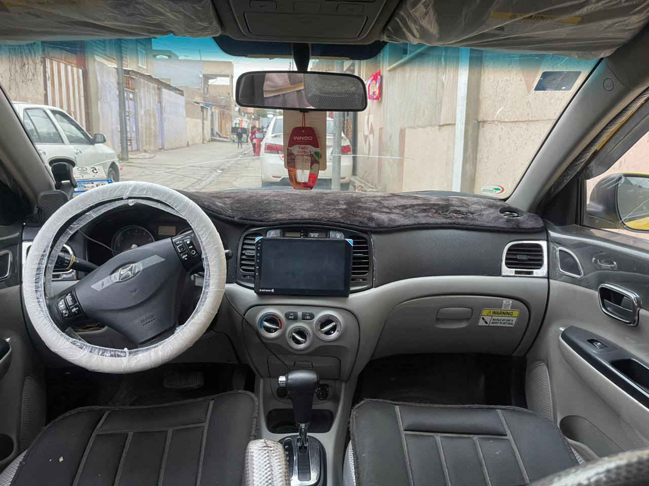 السلام عليكم
هيونداي اكسنت 

موديل2011 

وارد امريكي بدون دواخل 

كير توماتيك 

محرك 16 

شرط مكينه وكير 

السياره طخم تايرات70بل100 

طخم جديد باتري جديد 

تحكمات ستيرن 4جوم كهرب 

دوشمه داخل جديده نضافه100بل100

السياره جاهزه من كل النواحي جديده مال رزق ربع ماتصرف عليها شغل وتوكل وتجي تشوف بعينك 

مكاني موصل جانب الايسر حي التحرير 

***********

***********

غير متواجد على الفيس
