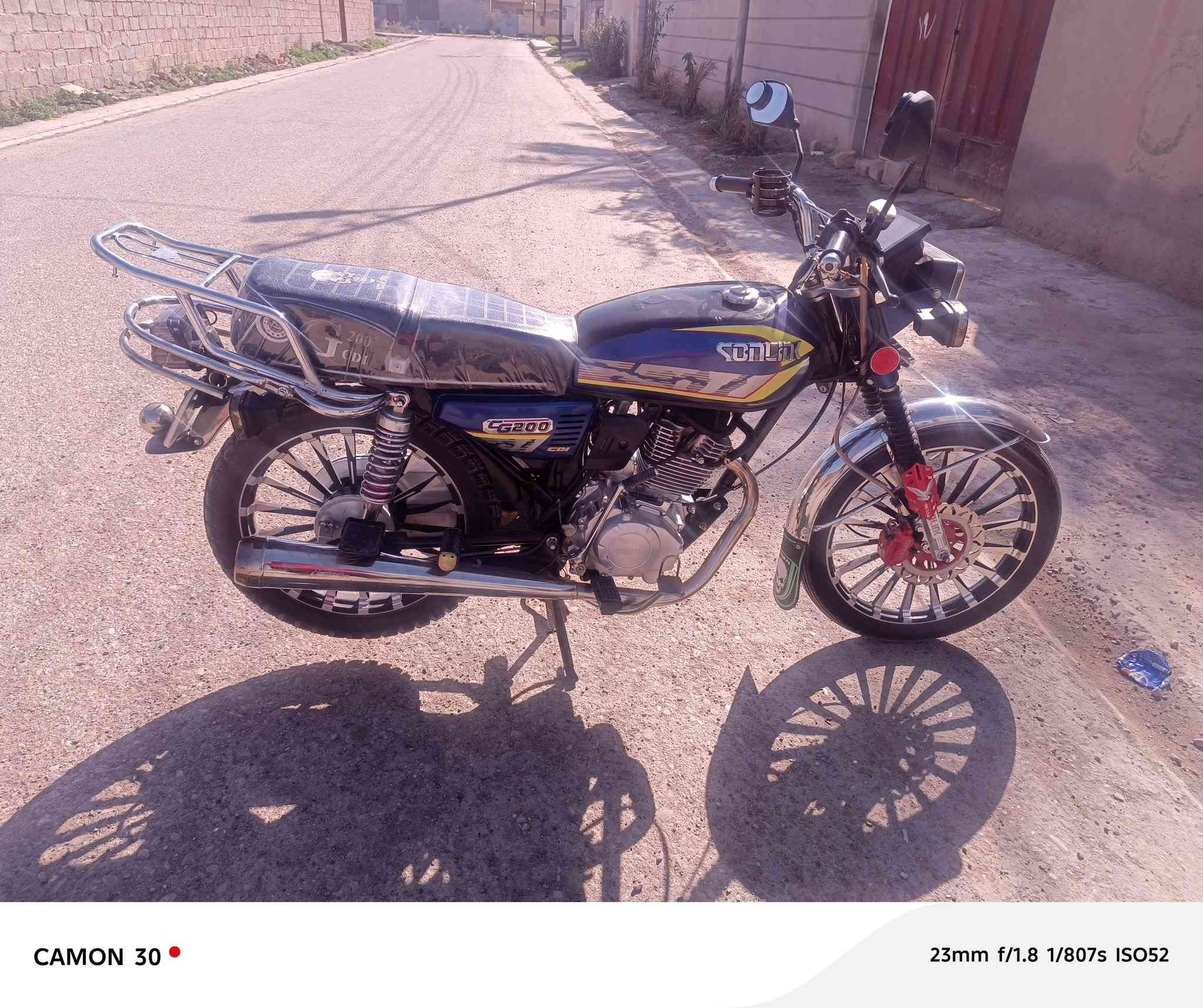 دراجة البيع موديل 25مكفوله كفاله عامه من شخط كله شغاله اوراق كامله السعر 750دراجة اخت زيرو مكاني الخاص هبهب رقم ***********
