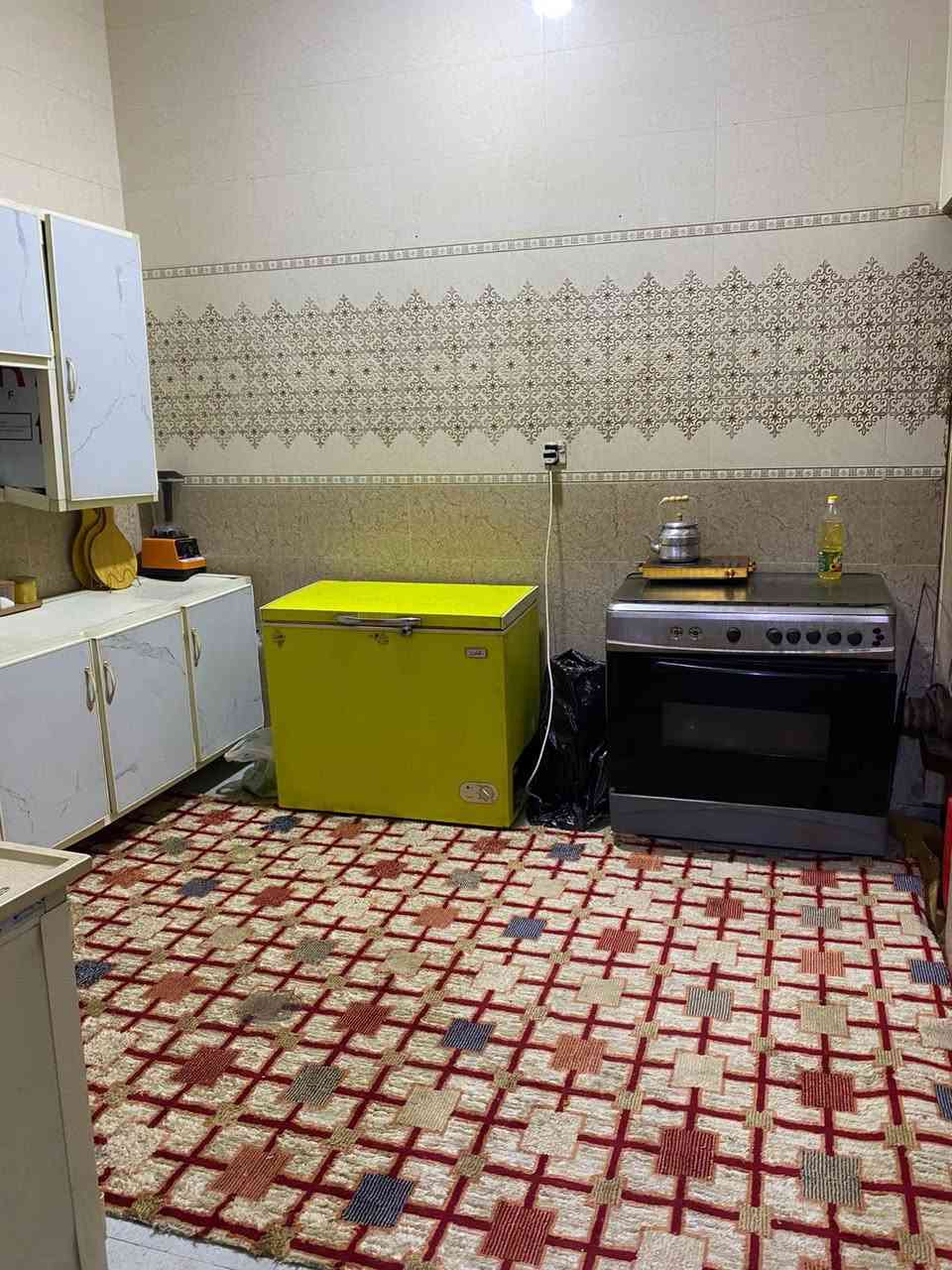 سلام عليكم بيت زراعي للبيع سديناويه شارع مثلجات الملاك كافه الخدمات المساحه ١٠٠م ماء مجاري كهرباء نت ضوئي مدارس ثنين +مركز صحي (مستوصف)بيت مرتب وجاهز لسكن غرفه وصاله ودينوانيه وصحيات ومطبخ ومناور صطح شتايكر الشارع١٢م 
اتصال فقط ***********
