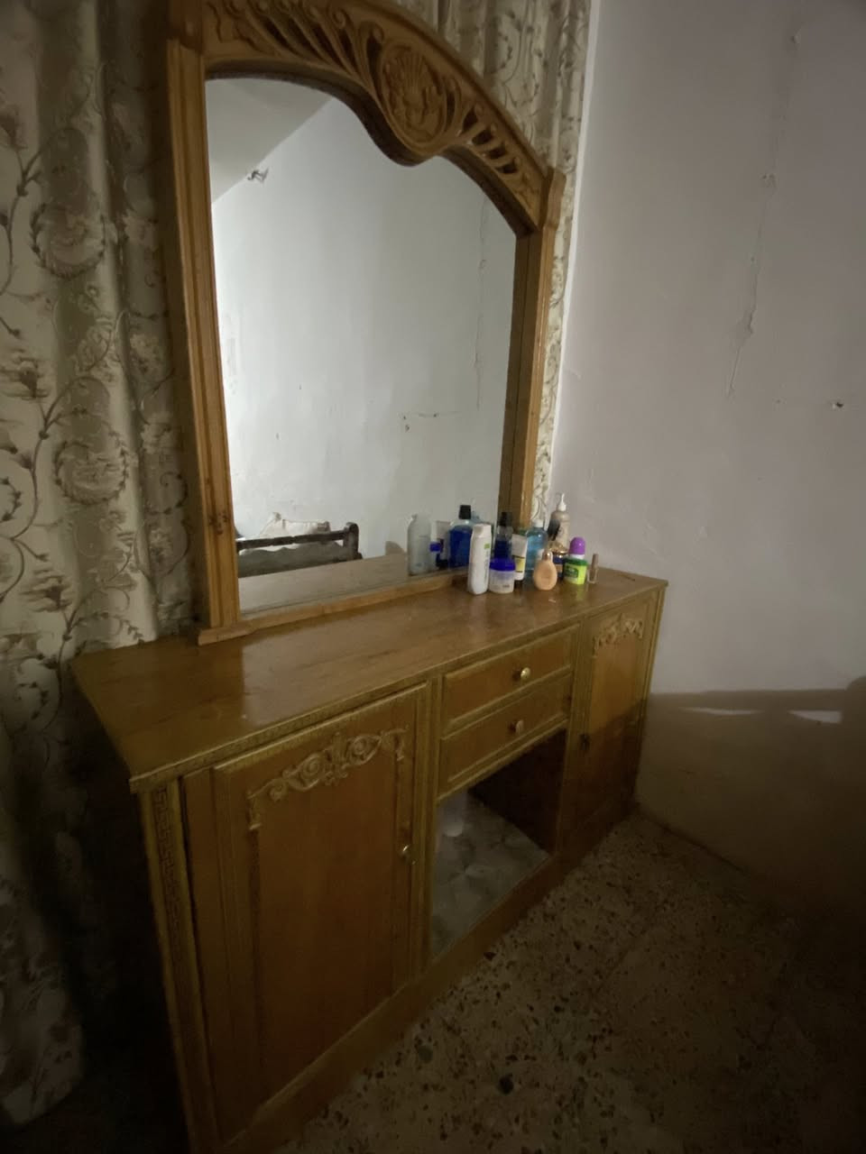 للبيع كنتور وميز


**إذا كنت صاحب هذا الإعلان وتريد حذفه لأي سبب، رجاءا أرسل رسالة إلى الدعم الفني**
