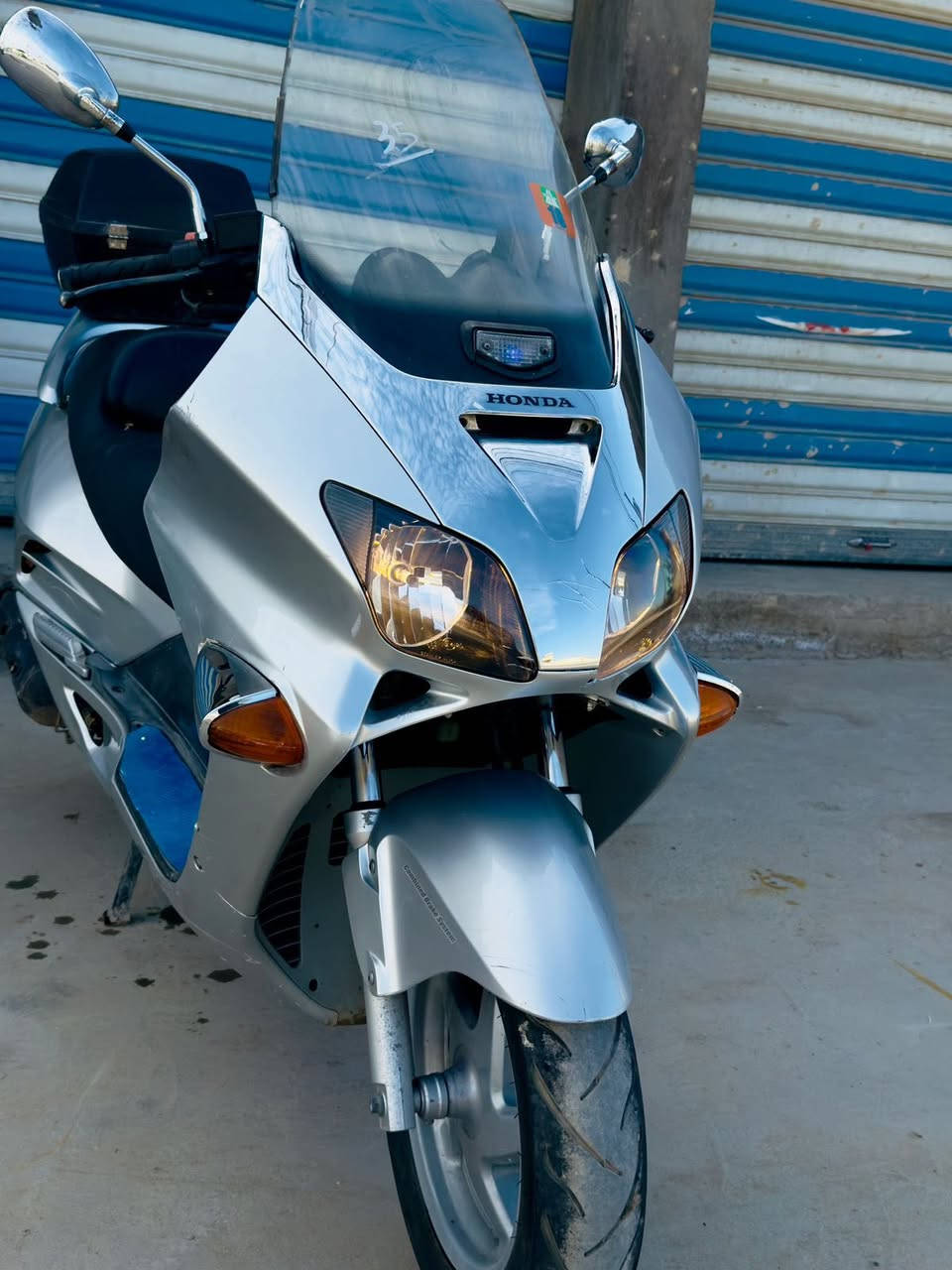 ياالله فورزه fm 6/0لؤن رصاصي بلاد مكينه كلجات مري جدد تخم تاير جدد
ستاند حساس كلؤب جنطه كهربايات كيجات كلهه شغاله طستهه ناعمه حماؤه نص ثابته
الدراجه نضيفه كلش،
 بس بيه الكفر مال إشاره مكسور مثل مموضح بل صؤر تحكم واحلا من صؤر شرط اؤراق كامله سعر 850مكانهه بغداد  البياع شراي اتصل علرقم وتدلل
***********
