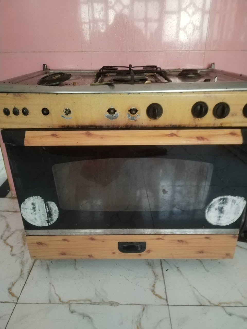 جينكو الوحدة 6 امتار 3 قطع ب30الف
جرابي حديد مابيهن شيء ب 50
طباخ عوزه تصليح ب 35 بحي، الحكيم نزلة عميد جادر يم المدارس رقم  *********** وات ساب
