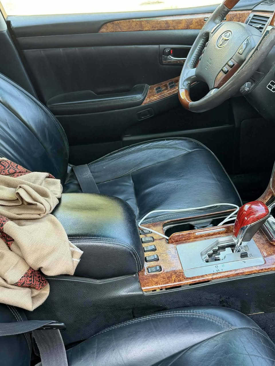 🚗 للبيع او (مراوس)
تويوتا ماجيستا موديل 2003

​الرقم: كركوك (مدفوع گمرك وضريبة + القرص موجود).

​الموقع: النجف الأشرف.

​الحالة العامة: السيارة تحويرة النجف (شغل نظيف فوق وتحت).

​الإضافات: تم تركيب "فتحة سقف" بدون قص التكم (شغل مرتب).

​الحوادث: توجد ضربة في الجاملغ جهة اليمين، وباقي التفاصيل عند الفحص.

​💰 السعر:

​105 ورقة (10,500 دولار أمريكي).

​📞 للتواصل والاستفسار:

​يمكنكم الاتصال مباشرة على الرقم: ***********
