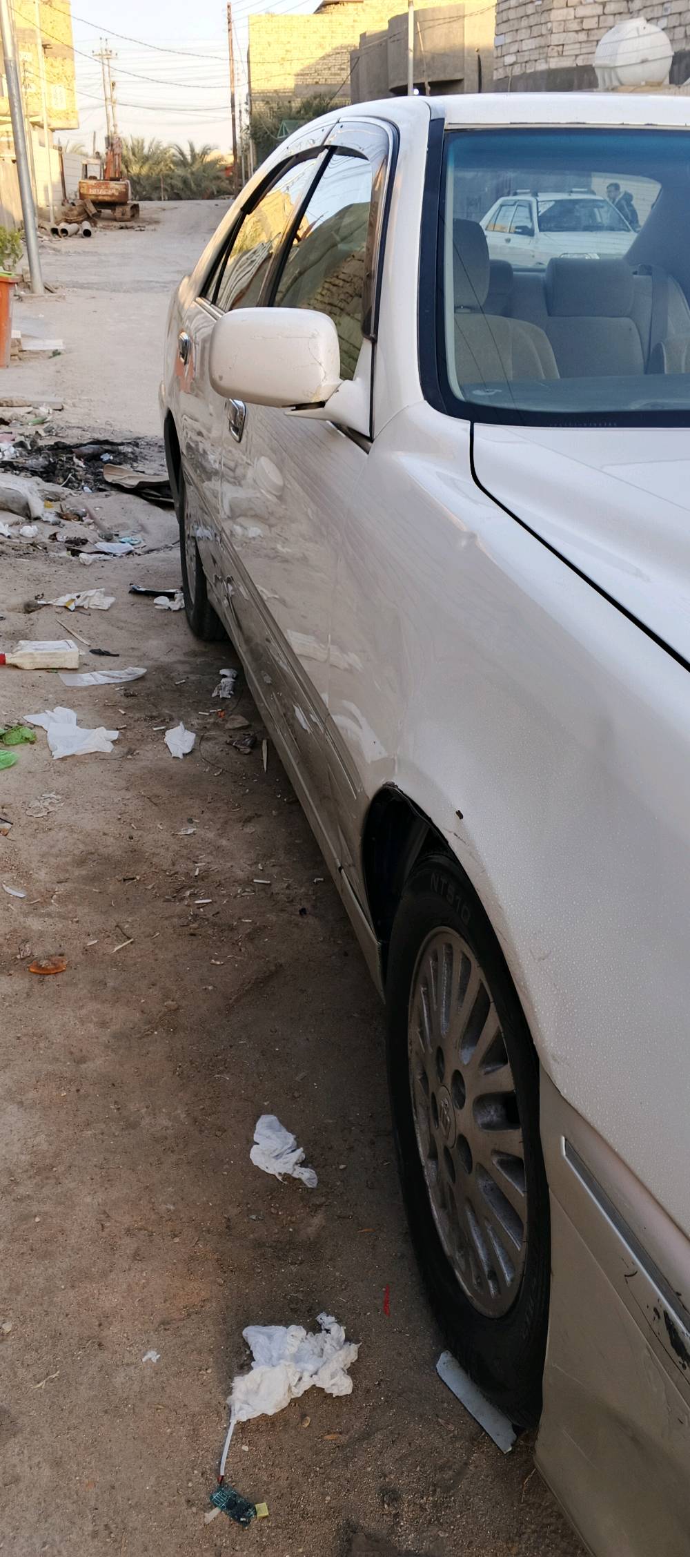 كصتها جنطه مكينه وكير وحداديه طخم تايرات منظومة زنون كرستال كشنات اربعتهن كهربائي سويج بصمه بيها  تلحيضات بسيطه  البك لايت مكسور يرادله تبديل والدعاميات الاماميه والخلفيه يرادلهن ترتيب مثل ماتشوف بصوره غرفتها بجيس وبديها كلش نظيف بيه ارقام الماني حفر متومه وسنويه