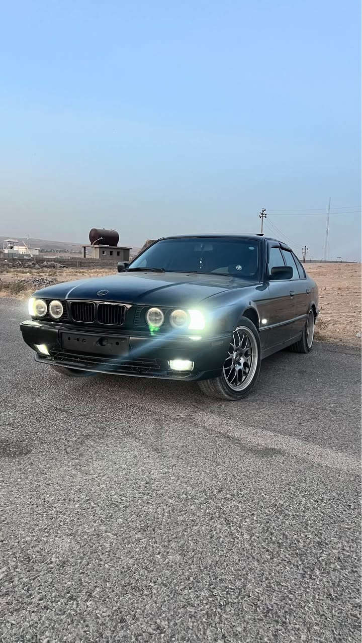 سلام وعليكم   BWM موديل ١٩٩٣ فول فول ته بيرت كوشن كاره باي    سه ياره كه. هيجي نيه. ته نها  سه ر حيشاره تي پيشه وه.  يه ك  بستي هه يه.  سه ياره كه بي مه. سروپه.  ره قه م هه ولير هه موو شتي. به شه ره.  بو   په يوه ندي كردن.  ئه وه ش ره قه م موبايل *********** أربيل, العراق
