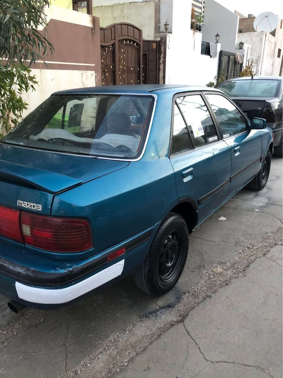 للبيع مازدا ٣٢٣ موديل ١٩٩٦ محرك ١٦ كابريتر كير اوتوماتيك تبريد شغال مشروع وطني شرط تحويل سيارة بدون حادث و خياس كير محرك شرط عنوان كركوك 
 *********** بي واتساب كركوك, العراق
