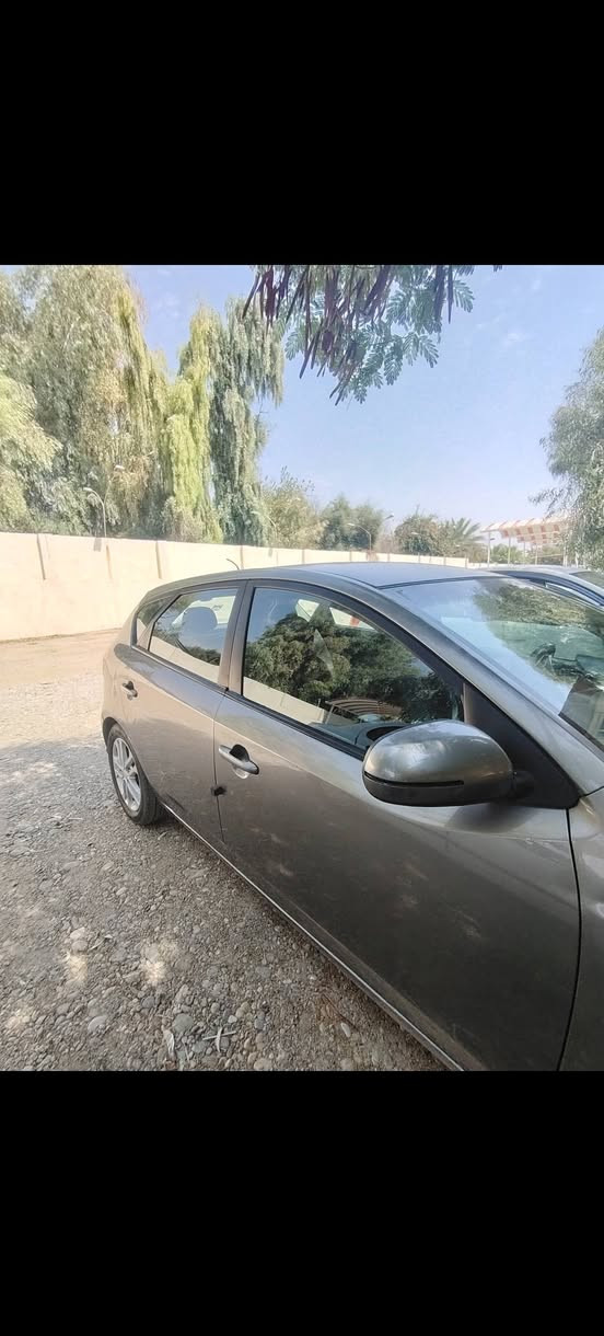 ألسلام عليكم.. كيا فورتي جنطه 2011حادثها جاملغ وبونيد  محرك 20لا نفخ ولا صرف تبريد ثلج تحكمات ستيرن مثبت سرعه  اشارات بالمري ماشيه 119524miرقمها مميز 38888 كير عادي 6نمر وتوماتيتك العنوان الموصل الاتصال بالرقم ***********
