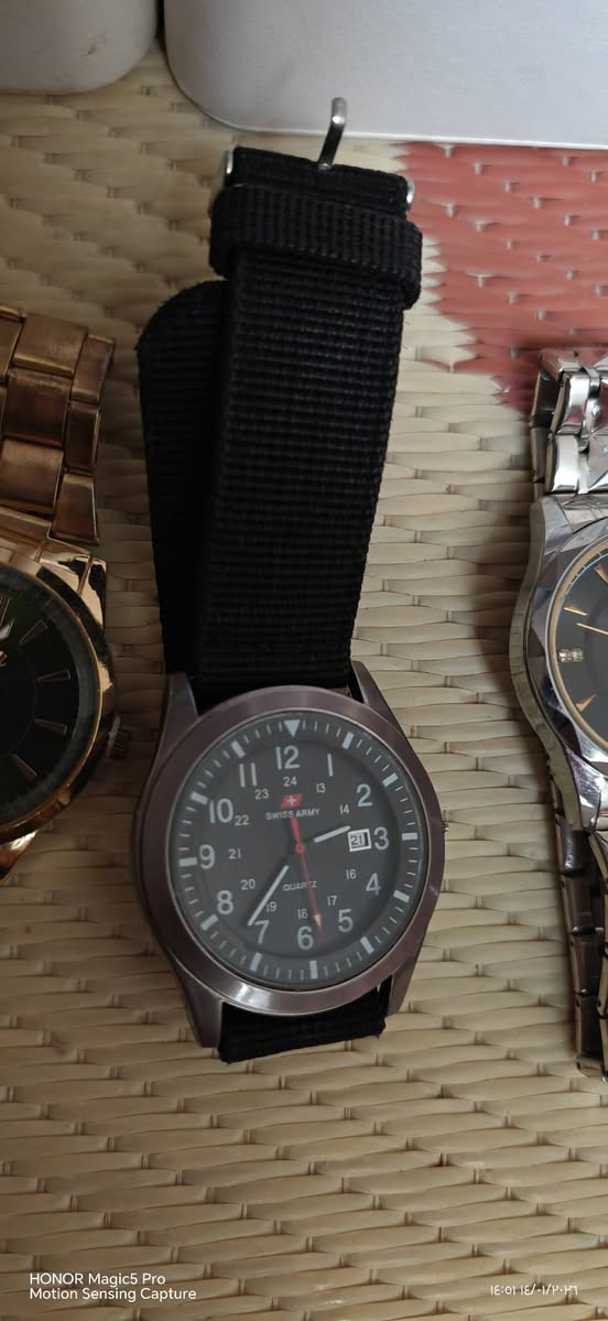 السلام عليكم ورحمة الله وبركاتة
ساعات مشكل للبيع
ماركة دانيال كلين اصلي شرط
علبة الأصلية كاملة 
ضد الماء طلاء ثابت
السعر/50 الف والشراي يدلل

ساعة ماركة سويسري اصلي
علبة الأصلي كاملة
السعر/50 الف والشراي يدلل

ساعة سويسري اصلي
سير كتان اصلي
السعر/25 الف

ساعة ماركة اوريانت اليابانية
السعر/25 الف

ساعة ماركة TLCARTO
السعر/40 الف
مكاني بغداد البلديات جامع سيد صلاح المكصوصي
***********
