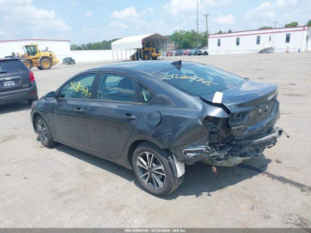 يا الله السلام عليكم فورتي للبيع 2024 الفئة XL مطروحة بلحرة 
***********
