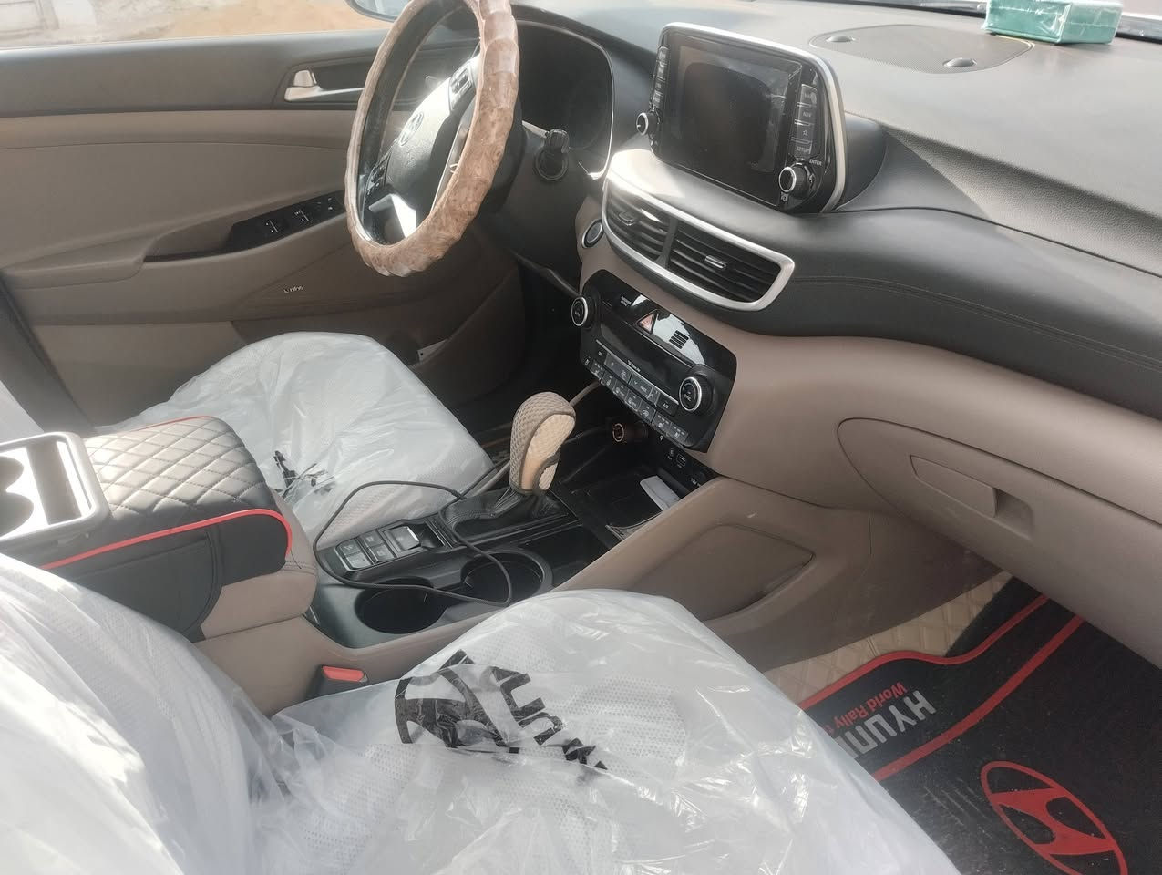 توسان 19 امريكي حادثها جاملغ وبنيد بدون دواخل فول موصفات رقمها بابل مكاني كربلاء سعرها 165 وبيها مجال التواصل ***********
