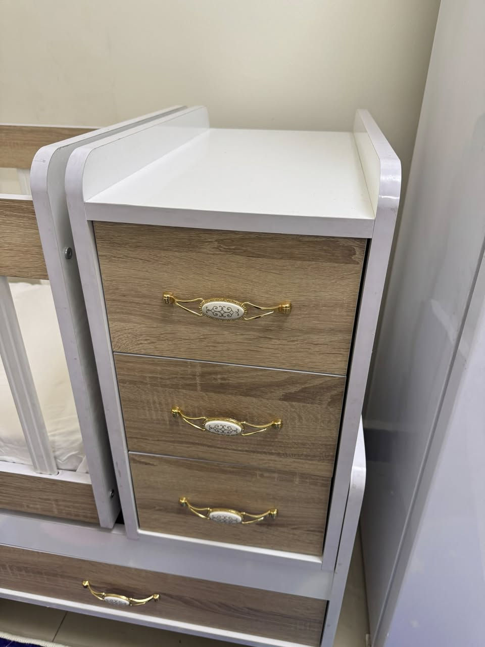 سرير أطفال للبيع 
جديد كلش منايم بي ابد 
مستخدمة فقط الجرارات مالته 
سبب البيع ما استعملناه 
منطقة السيدية 
السعر خاص


**إذا كنت صاحب هذا الإعلان وتريد حذفه لأي سبب، رجاءا أرسل رسالة إلى الدعم الفني**