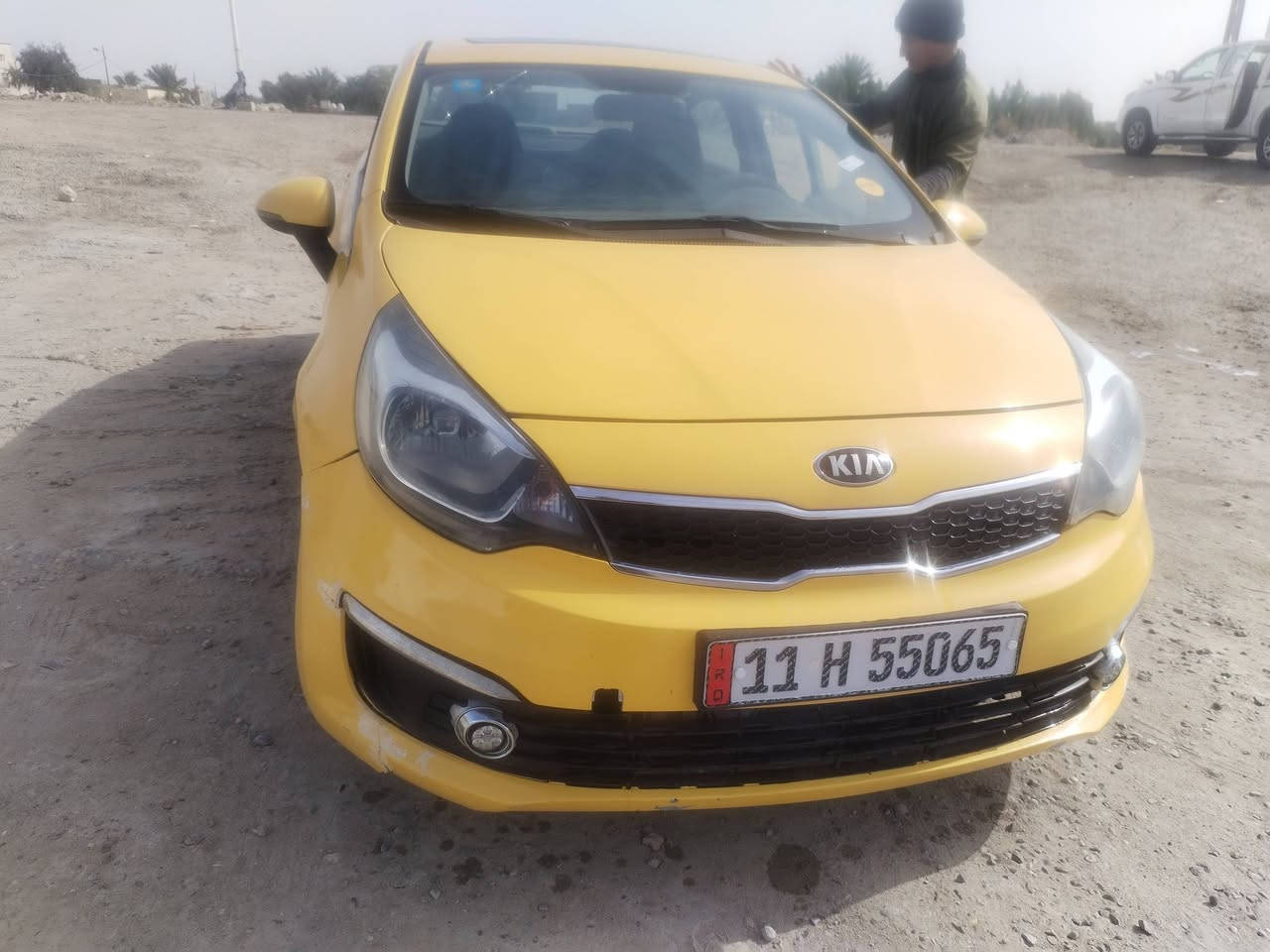 السلام عليكم.. كيا ريو خليجي 2015 رقم بغداد انكليزي تبريد تدفئه 
فول مواصفات كير محرك خير من الله تخم تايرات مصفره هيئه وغرامات سنويه ل30 با اسمي. تحويل مباشر  دحجات بسيطه بلجاملغ ودعاميه السعر 87$ وبيها مجال للاتصال ***********.
