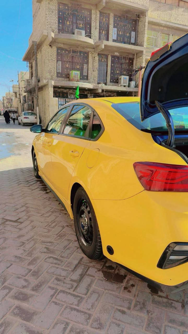 السلام عليكم فورتي للبيع جيتي لاين فول ماعده الفتحه  موديل 2021 السياره خير من الله بصمه تشغيل بصمه أبواب كشنات  جلد  بيهه منضومه غاز رقم انكليزي بغداد  حادث جاملغ اليسر وباب الخلفي فقط مكان بغداد الرصافه مكلف بنشر السعر 135.. ***********
