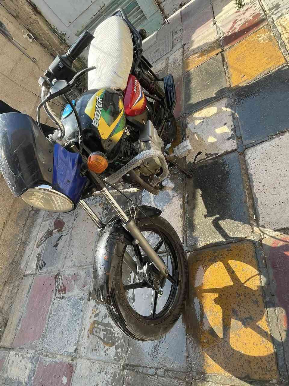 بوكسر موديل ٢١
تجفيت جديد ع سحكك 
سعر ٧٥٠وبيهه مجال 
مكاني بغداد رقم
***********
