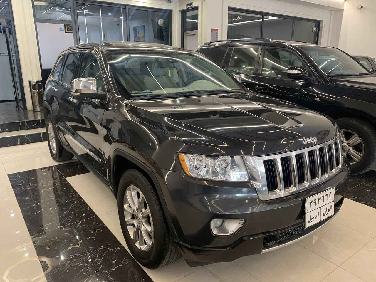 سلام عليكم جيب كراند شيروكى ٢٠١١  TRIL RAITED سيارة v8 خليجي زيرو اربيل فووول فووول فووول مواصفات سيارة كلين من دعامية لدعامية بس بيه ثلاث مكانات اصغير بارد كفالة عامة من رقم للرقم تحويل مباشر  اربع تايرات جديد  سيارة حيل حيل حلوة ماشاءالله باقيه على بلاد  منضومة زينون كير محرك شرط محرك بس قبق مفتوح بس شرط صوت تبخير صرف نفخ كله شرط 
مواصفات 
١-استيرن هيتر 
٢-دبل اكسل
٣-كشن جلد
٤-كشنات تدفئة تبريد
٥-كشنات خزن ميموري
٦- تحرك استيرن كهرباء 
٧-صندوق شفط
٨-تشغيل عن بعد
٩-سلايد
١٠- شاشة بلادي بلقمارة
١١-توليد كهرباء 
١٢-شاشة كامرة
١٣-بصمة
١٤-تحكمات استيرن تحديد سرعة
١٥- تبريد مركزي
١٦-دبل جام نظام عزل
١٧-نضام Eco اقتصادية 
١٨-حساسات امامي خلفي
بيه اهواية مواصفات اخرى…
بيع مراوس بسيارات رقم شمالي
سعر ١٧٥ بيه مجال قليل 
عنوان اربيل
***********
