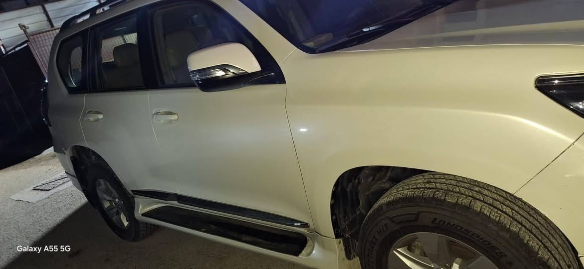 السلام عليكم برادو ٢٠١٩رقم بغداد بيهة اربع ابواب مفتوحة من الشركة ماشية١١٨سيارة تخم تأير جاهزة من كل نواحي سعر ٣٧٥ وبيه مجال مكان السيارة بغداد
رقم الهاتف :*********** د.علي
