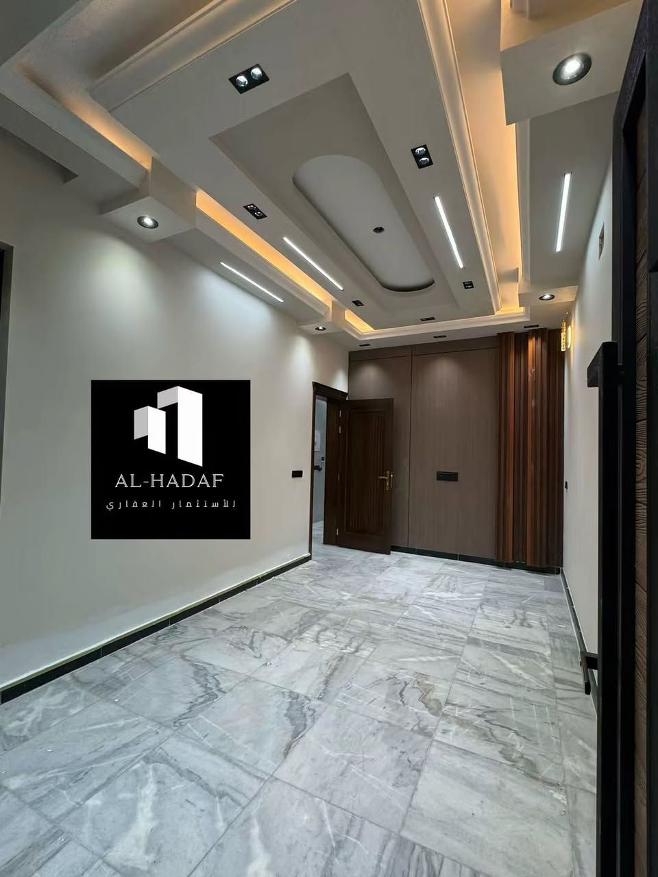 🏡دار حديث للبيع🏡
🔺 المساحة :150متر بناء مودرن مميز
🔻الواجهة:٥م. النزال: 30م 
🔹سنة البناء :2026 زيرو غير مسكون
🖱️بناء فوول درجة اولى مرمر + ديكورات
     🔶الطابق الارضي:     
       🔸️مدخلين 
       🔸استقبال
       🔸️صالة 
       🔸️مطبخ (حار + بارد)
       🔸️خدمات صحية 
       🔸️غرفة نوم كبيرة سويت
       🔸مناور + شلال
 
🔶الطابق الاول:  
       🔸️٣ غرف نوم كبيرة (سويت)        
       🔸️خدمات صحية 

📌موقع الدار/ حي البنوك قرب الشارع العام 
_____________________________________________
للاستفسار مراسلة الصفحة على الخاص 
او الاتصال على الارقام التالية:
☎️***********
📞متوفر واتساب+واتساب

او مراجعة⭕ مكتب الهدف للعقار ⭕
📍 عنوان المكتب: حي البنوك باتجاه الجسر مجاور مكوى ريحانه
