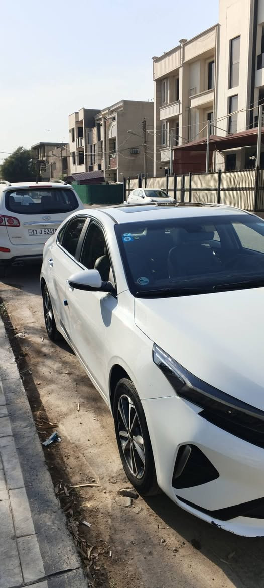 ‏كيا K3 2023 ( خليجي ) سعر السياره 135 وبيهه مجال بسيط 
‏بغداد السديه
‏فول مواصفات - فتحة سلايد
‏
‏الممشى: 62 كم
‏
‏المحرك: 1.5 لتر دبل نوزل
‏
‏ناقل الحركة: 8 سرعات (كير طيارة)
‏
‏رقم /بغداد بسمي
‏
‏المواصفات:
‏
‏فتحة سقف
‏
‏شاشة مع كاميرا
‏
‏تبريد قطعتين + تحكم لمس
‏
‏تحكم ستيرن جهتين
‏
‏مثبت سرعة (كروز)
‏
‏بصمة أبواب + بصمة تشغيل
‏
‏شاحن وايرلس
‏
‏شاحن Type-C سريع
‏
‏شاشة معلومات بالكير
‏
‏أضوية LED زينون 3 عدسات متحركة + خلفي LED متصل أشاير مرايات متحركة + هيترات
‏
‏صندوق ذكي بصمة (يفتح عند الاقتراب)
‏
‏كوشنات جلد
‏
‏سايد بريك بصمة
‏
‏Auto Hold
‏
‏(Sport / Eco / Smart / Comfort) وضعيات 4 درايف مود
‏
‏شاشة عداد ديجيتال
‏
‏الحالة:
‏السيارة بدون ضرر، بيها بارد عله كد شبر 
‏الاستفسار اتصل او واتساب *********** بغداد, العراق
