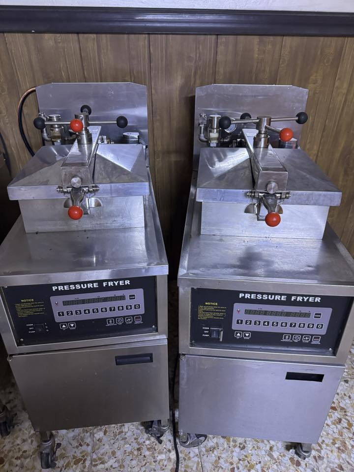 السلام عليكم
جدر كنتاكي عدد 3 شغالات 
*********** واتساب
