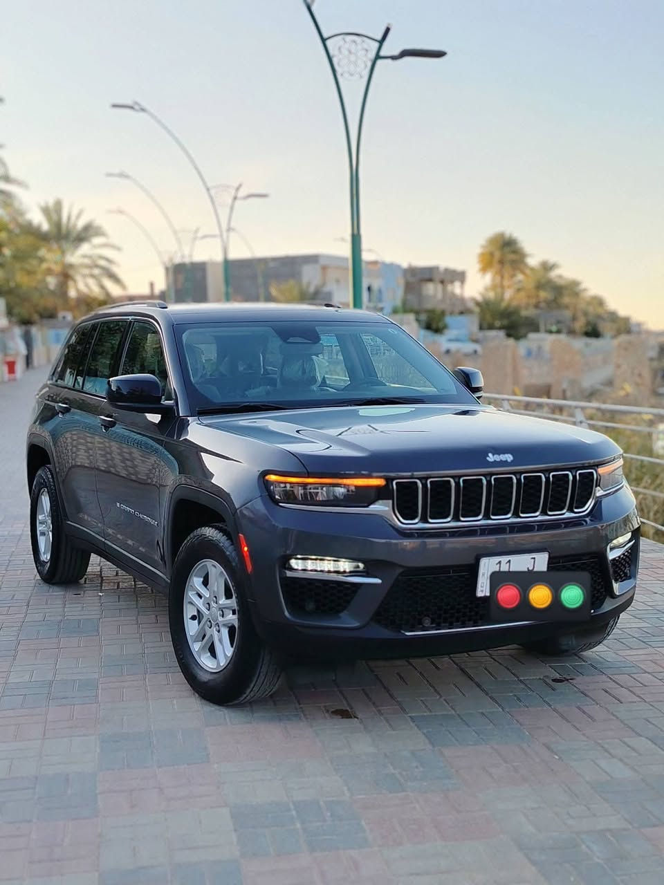 جيب كراند شيروكي لاريدو
٢٠٢٣وارد امريكي
رقم بغداد الدولي
الجيل الجديد كليا 
كتلوك الشركة 
مع انضمة قيادة spot
المحرك V6 3.6L 
ماشيه ٥٣ الف فقط
٥راكب المرغوب
كامره خلفية (HD) 
حساسات تحذيرية    
تحذير الخروج عن المسار 
شاشة دجتال -شاشه كبيرة 10.1 انج - نظام الخرائط (GPS)   كشافات الضباب زنون 
شفتات بالستيرن 
الگير ماوس
 سستم صوت Alpine 
مكيف خلفي  
الصبغ نصف الجاملغ الامامي فقط 
السونار مرفق مع الصور
السيارة دخول جديد 

مكان السيارة الانبار هيت
سعر البيع 280$بي مجال 
للاستفسار /  ***********   اتصال
