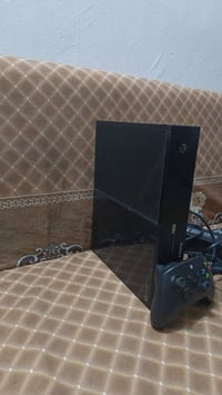 اكس بوكس ون • الرمادي الملعب • واتساب فقط