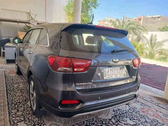 السلام عليكم 
بعد إذن الأدمن المحترم 
عندي سيارة 🚔 كيا سورنتو موديل2020 
وارد أميركي الحادث خلفي فقط باب الصندوق 
محرك 6 سلندر 
كير ثمانية نمرة
 مقاعد جلد 💺 7 راكب 
كامرة دوارة تدعم أبل كار بلي + أنرويد 
حساسات خلفية
بروجكترات أمامي 4 عدسات 
حاكية بالسقف🗣
كروز سرعة
شاشة أعطال
تحكم أستيرن جهتين
سويتج مو بصمة
بدون فتحة سفق
تبريد + تدفئة
تخم تاير جديد🛞
باتري ٩٠ أمبير جديد

ماء الراديتر بعدة مال الشركة

{شرط غرفة السيارة بعدها جديدة}

((ترايها شرط زيروو))✈️

((سعرها  175$))

ملاحظة// صار بيها صبغ بالعراق جاملغ جهة السائق بدووون دواخل 

العنوان // بغداد حي البنوك
 قرب الكنيسة
التواصل على الارقام فقط👇👇👇
[[موبايل:*********** //***********]] بغداد
