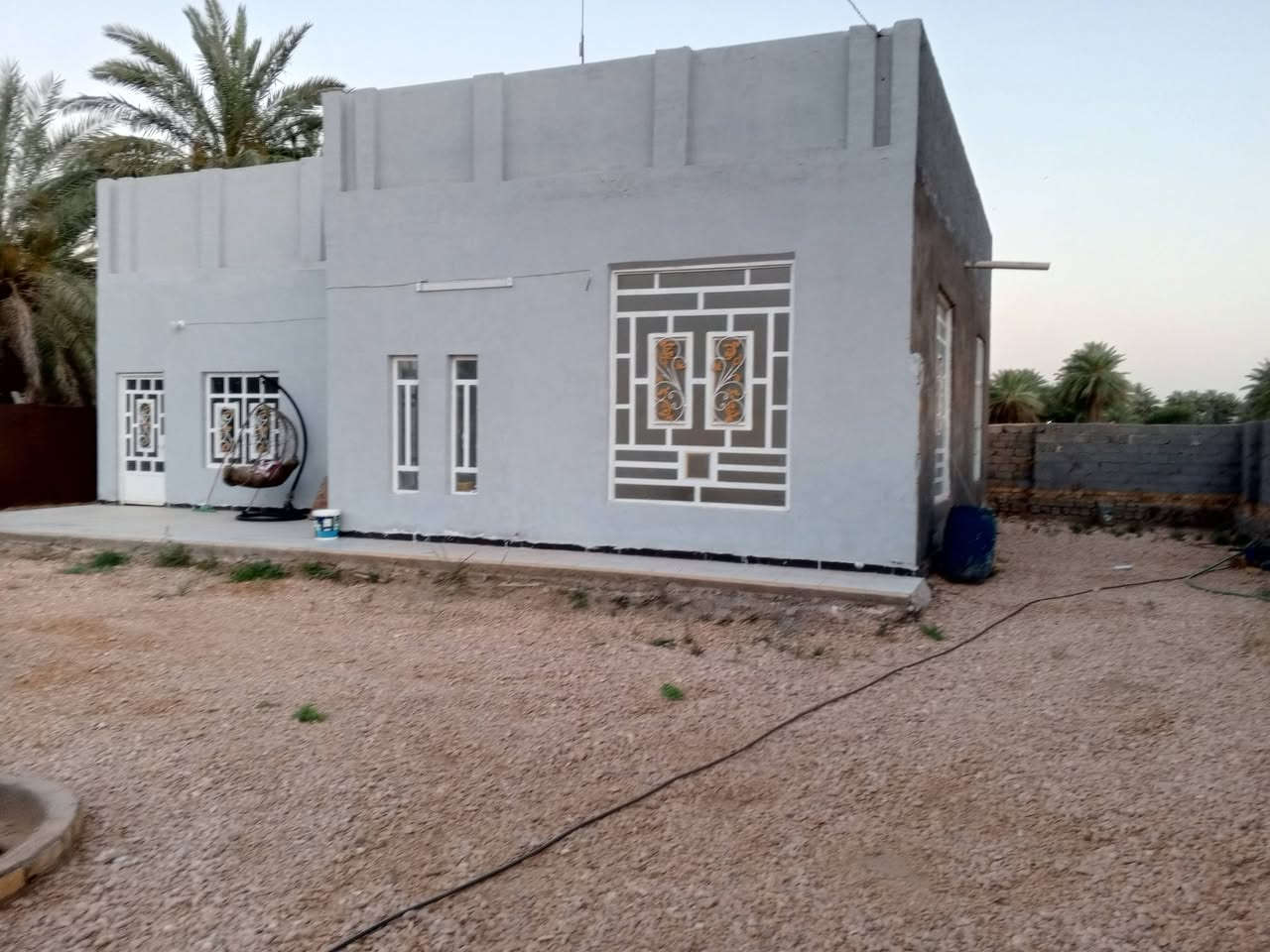 بيت مع قطعة ارض بل العلاك للبيع
 مساحه 1000متر
خلف محطة العلاك سند 25 طابو زراعي 
واجه 20متر نزال 50 موقع راقي 
اتصل وتدلل 
*********** 
***********
جميع القطع بل العلاك موجوده
