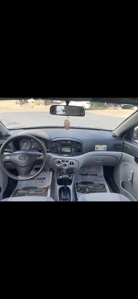 سلام عليكم للبيع اكسنت امريكي 2011 بيه صبغ جاملغ خلفي باب قبق جنطه بدون دواخل مكينه 1600 سياره جاهزه بدون اي نقص سياره بغداد سعر 89 رقمي ***********
