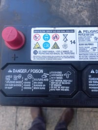 باتري للبيع للسيارات الهايبرد حجم ٤٥ امبير اصلي شركه السعر ٤٠ الف مع ا...