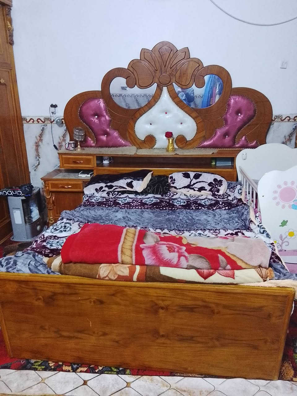 غرفه للبيع الوان الشعب *********** السعر مليونين بيها مجال
