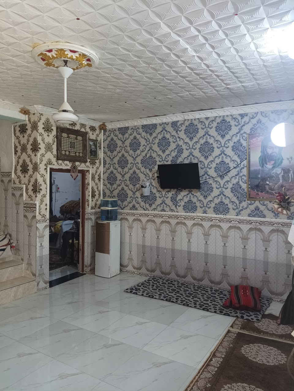 بيت للبيع المساحه 250 متر السعر 40 وبيه مجال للشراي يدلل موقع البيت حي الزهراء على شارع الشريفات ***********
