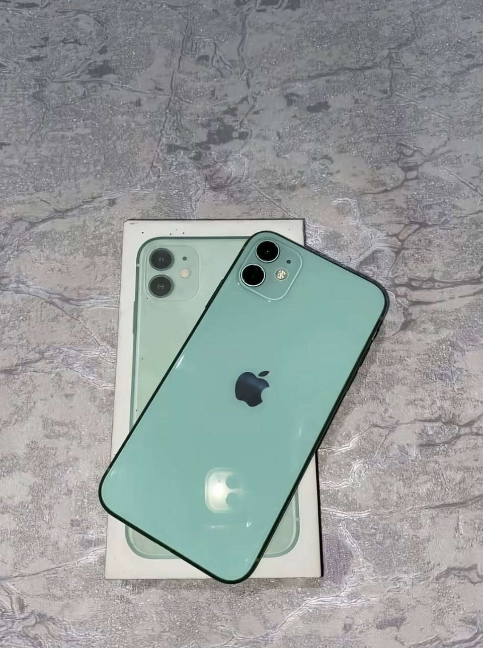 ١١ عادي
بطارية 77 بلادية
ذاكره 128
مبدل شاشة اصلية فيس إيدي شغال 
***********
