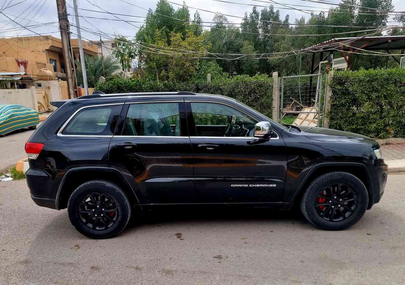 للبيع Jeep Laredo موديل 2015 خليجي — نظيف جداً
🔹 اللون: أسود ⚫
🔹 رقم بغداد
المواصفات:
بصمة تشغيل + بصمة أبواب
فتحة سقف
مقاعد جلد كهرباء
إشارات بالمرايا
تحكمات مقود جهتين
شفتات مقود
شاشة كبيرة
نظام وضعيات قيادة (MUD / SNOW / SAND)
ويل قياس 20
كير أوتوماتيك 8 سرعات (كير طيارة)
منظومة زينون
الممشى:
86,900 ميل قابل للزيادة
ملاحظات:
السيارة نظيفة جداً
استخدام بيت
لا تحتاج أي مصروف وجاهزة للاستخدام
📩 للاستفسار التواصل خاص
#الجميع 
#جيب
#لاردو
#جيب_2015
#سيارات_العراق
#بغداد
#بيع_وشراء_السيارات


**إذا كنت صاحب هذا الإعلان وتريد حذفه لأي سبب، رجاءا أرسل رسالة إلى الدعم الفني**