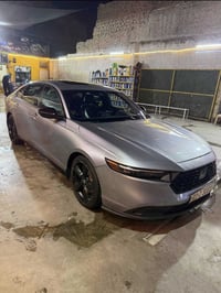 هوندا اكورد موديل ٢٠٢٣ هايبرد مكينة ٢٠٠٠  ماشية ٤٥ الف  الحادث كما موض...