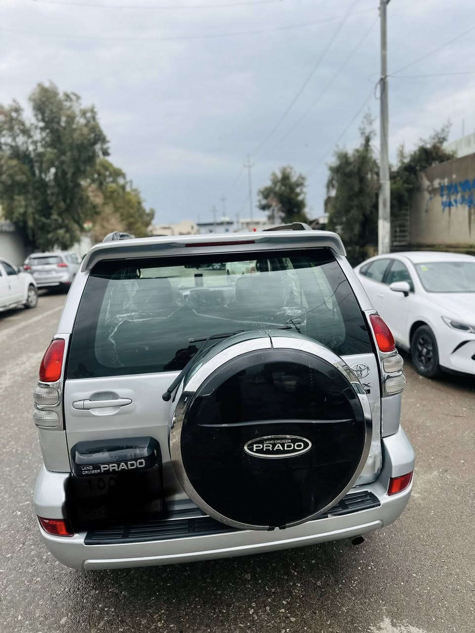 عندي برادو موديل2009
سياره محرك ٤سلندر دبل سپير
7راكب مركزي و سياره رقم اربيل
گير محرك تبريد صدر عداديه بشرت
مكفول سياره بيها بارد ب سندوق شويه فقت
سياره بدون سبغ بس بارد ب سندوق شويه
سعرها١٥٠وبيها مجال مكان اربيل
واتساپ***********
