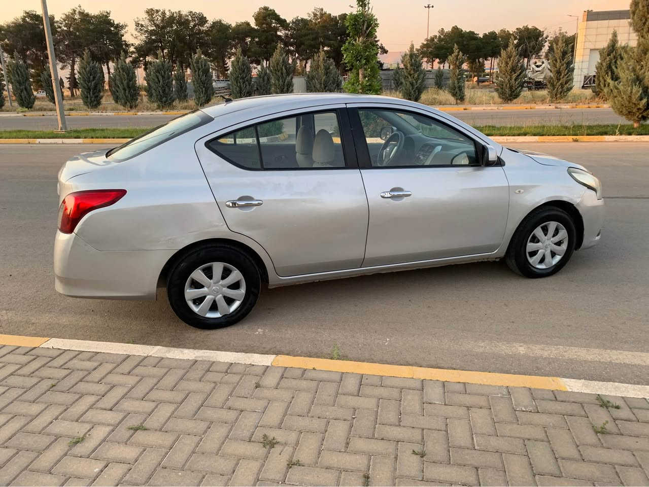 سةرةتا بةناوي خوا 
سةني 
موديل ٢٠١٥ 
گير توماتيك 
دووپارچةو پةلةيةك  بوياخة 
كال بونةوةي نية 
تةبريدو تةقةورةقةي بةشةرت 
گيرومةكينةي بةشةرت 
١٨٧هةزار روشتوة 
سةنةوي تازةية تا ۲۰۲٨ مانگی ٥
سعر ٨٠گةلاو مةجاليكي كةم 
*********** السليمانية, العراق
