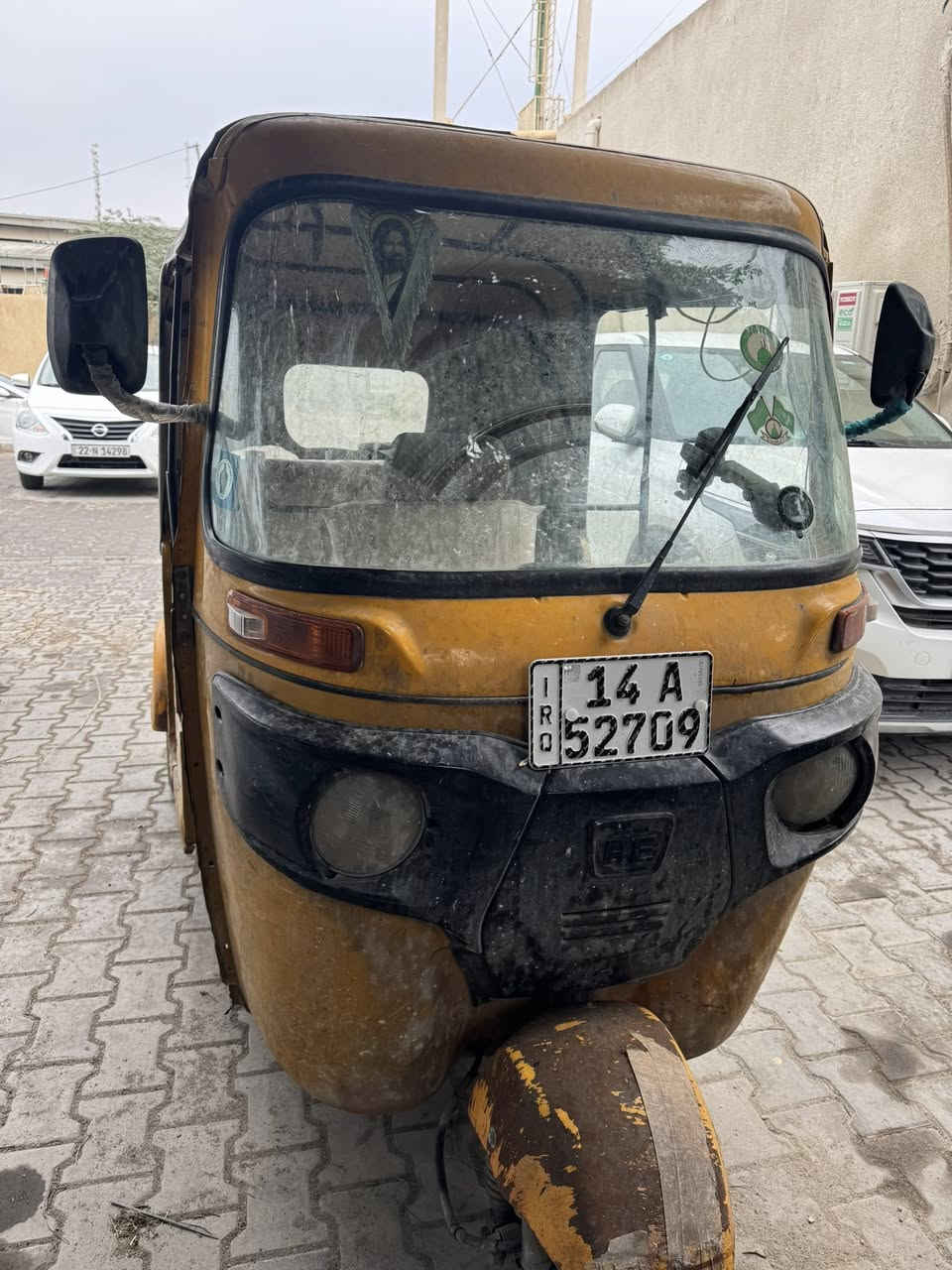 تكتك باجاج للبيع موديل 2020 تكتك نضيفة و حلوة بيهة ملاحضات مذكورة بل صورة التكتك باسمي سنوية مكينة جديدة بل كارتون كهربائيات شغالة بس الايتات الخلفي عطلانة السعر 7ملايين وبيهة مجال مكاني البصرة متواجد واتساب و ماسنجر رقم تلفوني ***********
