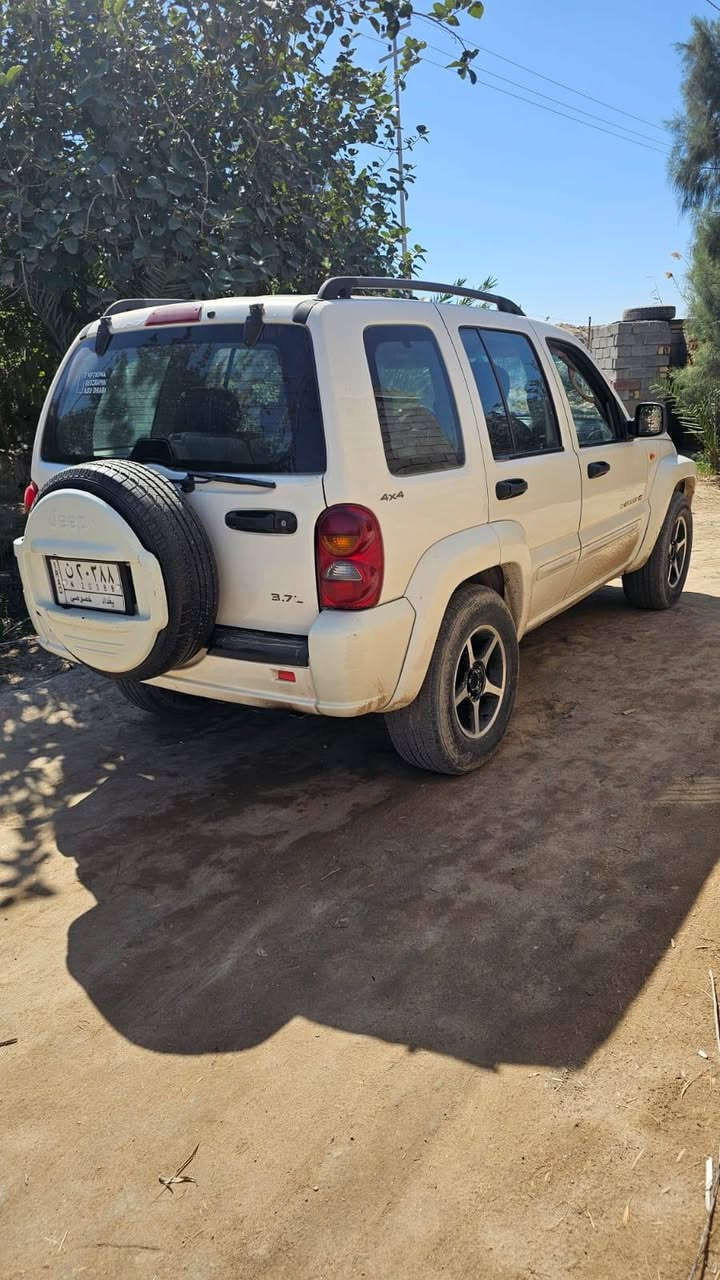 جيب ليبرتي موديل 2002 عنوان بصره المدينه سعر 55 التواصل على الرقم فقط رقم تليفون ***********
