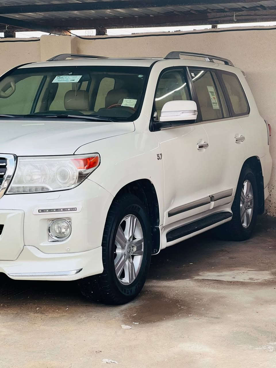 لاندكروزر 2013 مكينه 8 سلندر سياره كفاله عامه 
ماشيه170  رقم بغداد تحويل مباشر مكان ميسان قظاء كميت 
سعر 385بيها مجال سياره حيل جديده للاستفسار ***********
