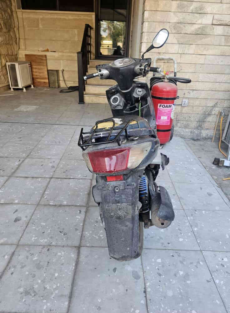 سكنس فحل ١٤٠ .. دراجة نظيفة بس الكفرات بيها تعبانه .. كما موضحة الصور .. محرك نظيف ونشط جدًا .. الدراجة مداريها دهن ممتاز وبانزين مُحسن ..سلفها نكرة .. مواصفات السكنس معروفة .. دراجة حلوة واعتمادية وممتعوبة وبالعافية على الي ياخذها ..
سعرها 500الف
مكاني بغداد حي العامل

للتواصل ***********
متوفر واتساب او هاتف
