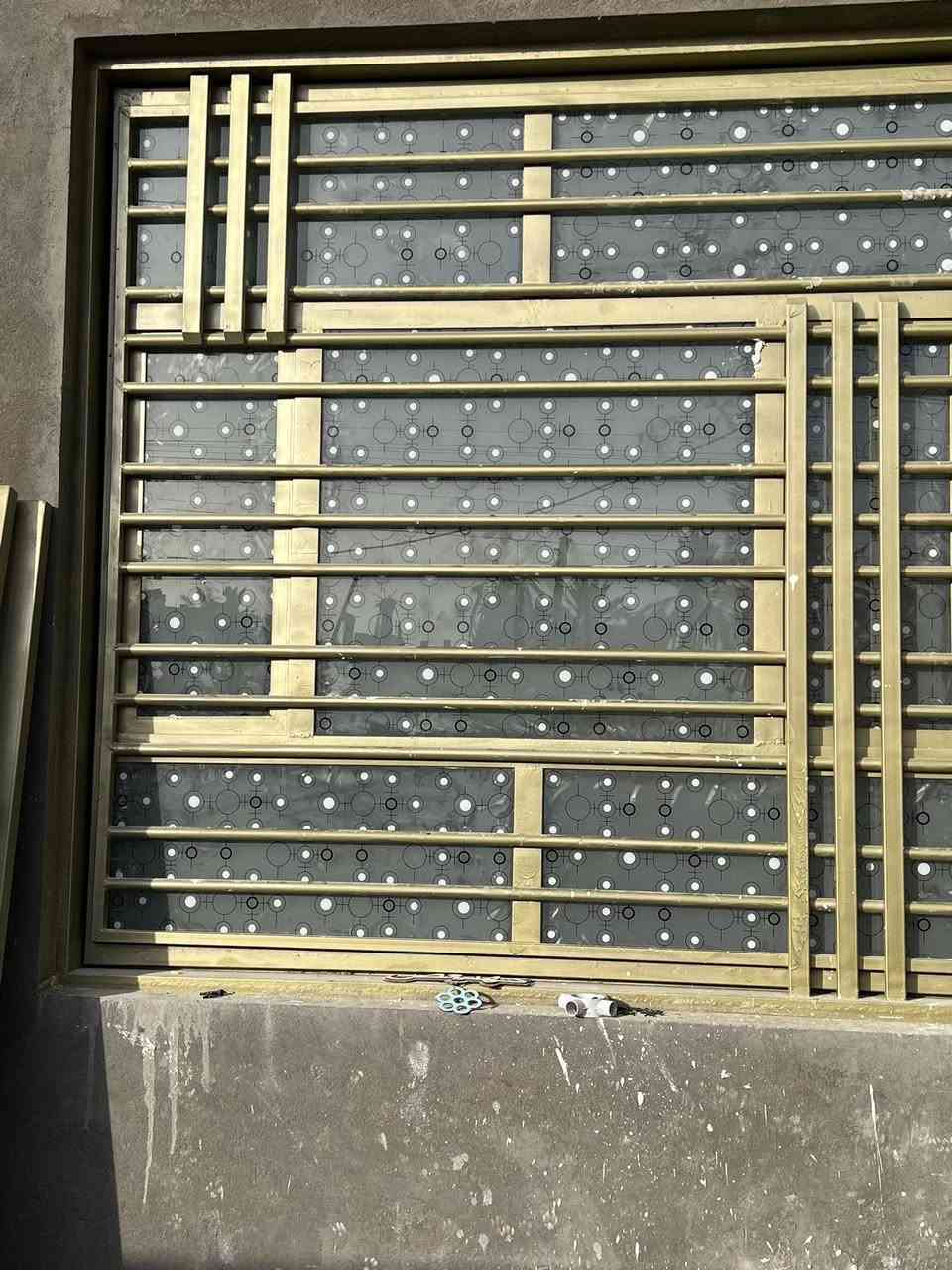 متوفر جميع نواع الزجاج العادي والعاكس 
والديكور الذهبي والضبابي 

3ملم 4ملم 6ملم

العنوان الناصرية  الموحية شارع السبيس قرب شارع 30
الاستفسار ***********
