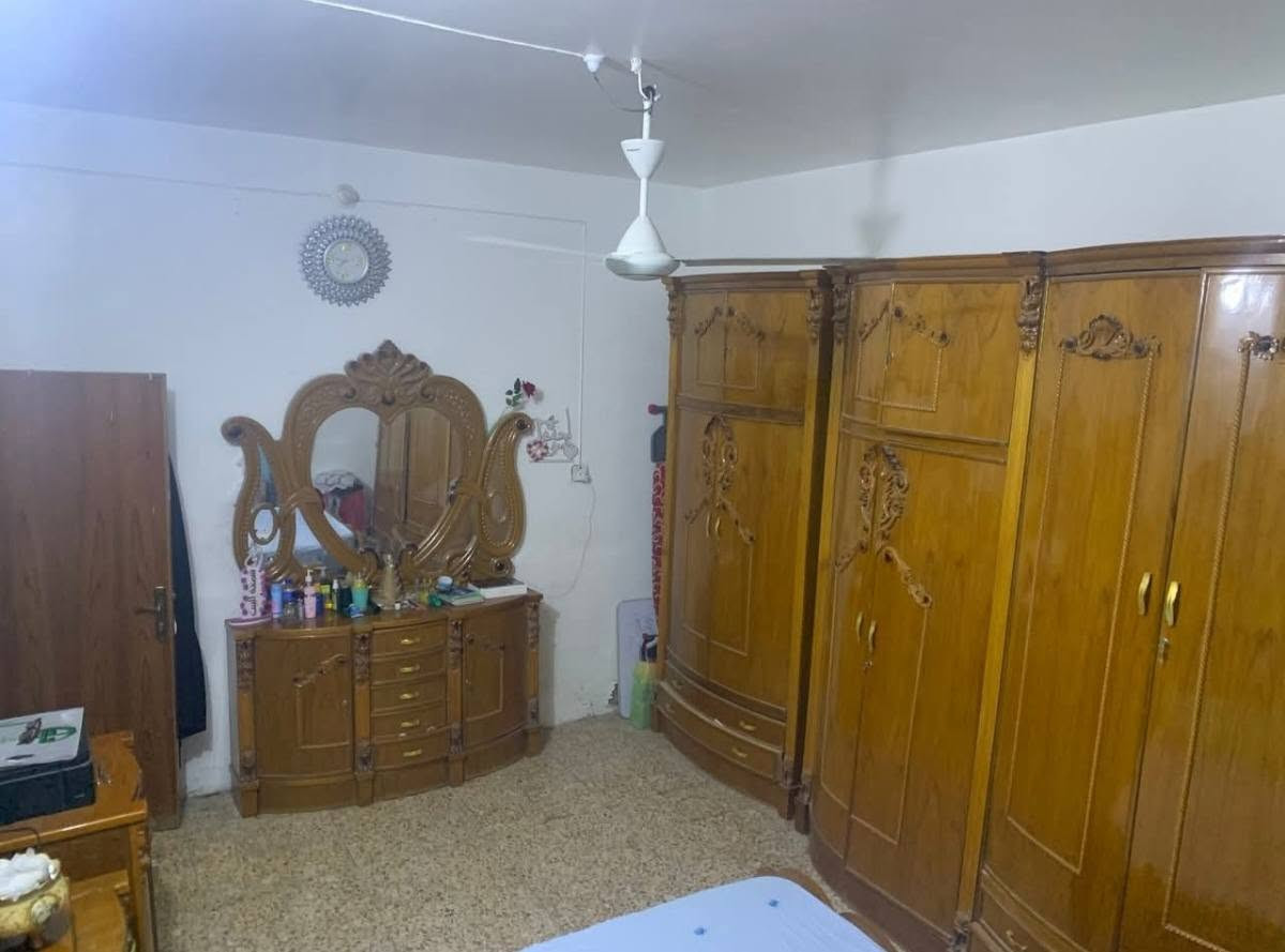 بيت للبيع 🏠
بحي العسكري كوفه  يبعد 5 دقائق عن مسجد السهلة 
المساحه 170متر  عرض الشارع 8متر
الطابق الارضي ستقبال و صاله و مطبخ و صحيات 
ساحه خارجيه معه صحيات 
الطابق الثاني يحتوي على غرفتين نوم 🛌

للتواصل :📞***********
