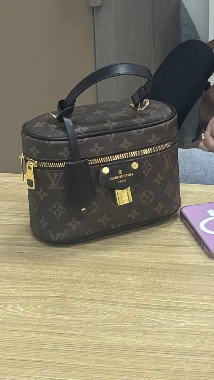 جنطه لبيع ماركه لويس اخذتها  35 نهايته 30 بيها ختومات


**إذا كنت صاحب هذا الإعلان وتريد حذفه لأي سبب، رجاءا أرسل رسالة إلى الدعم الفني**