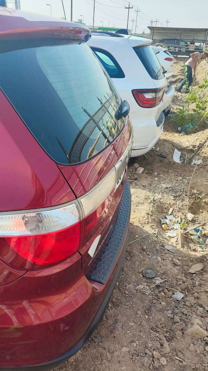 دورنكو 13 خليجي اللون احمر السيارة جديدة بيعة باب الصدر مصبوغ الحدادية والمحرك والكير خير من الله فتحة سقف الداخل جلد قرميدي اني مكلف بالنشر الاتصال على ***********
