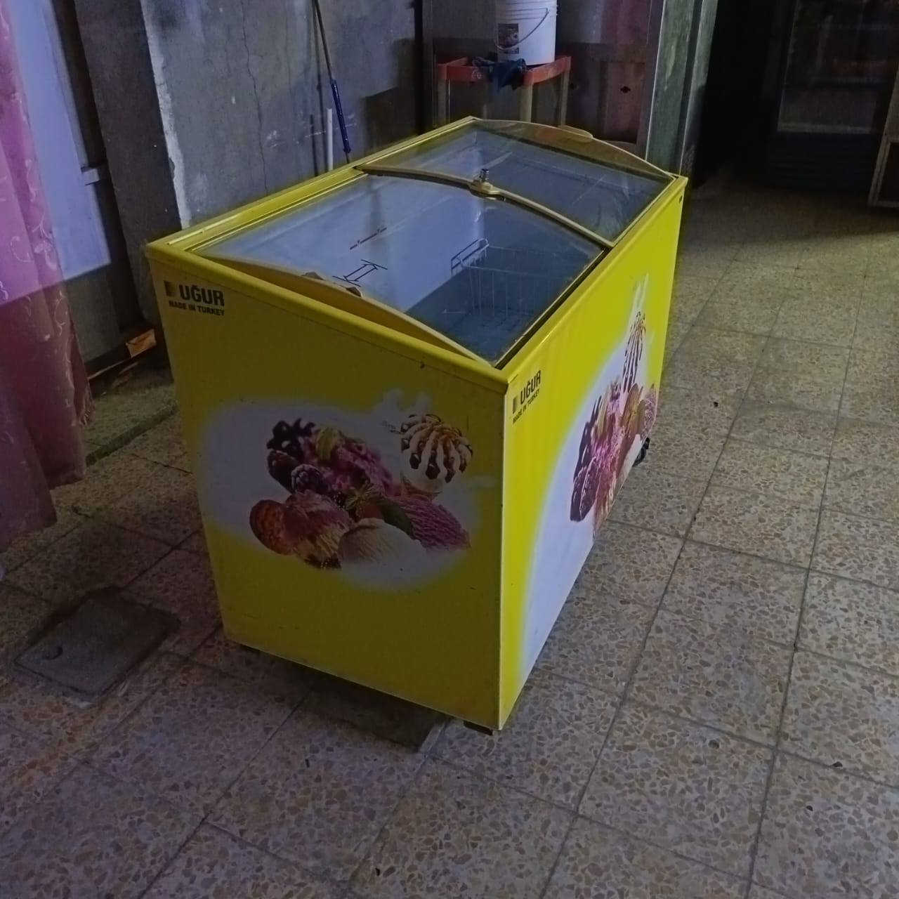 مجمده شرط شغل وتبريد نضيف جدا نوعية ايكور تركيا شراي يتصل *********** موجود وتساب البصرة, العراق
