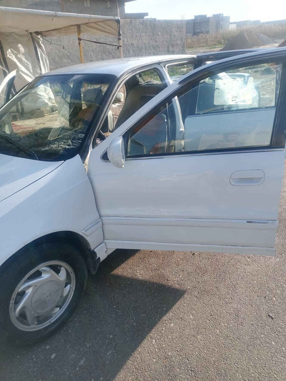 سلام عليكم 
النترا دمعه للبيع موديل ٩٥ 
كير اتوماتيك كير و محرك كفاله 
سيارة نظيفة كدامك تخم تغير جديد دوشمه جديد تبريد شغال 
سعر ٣٥ وبيها مجال حك الجيه 
رقم تلفون 
***********
