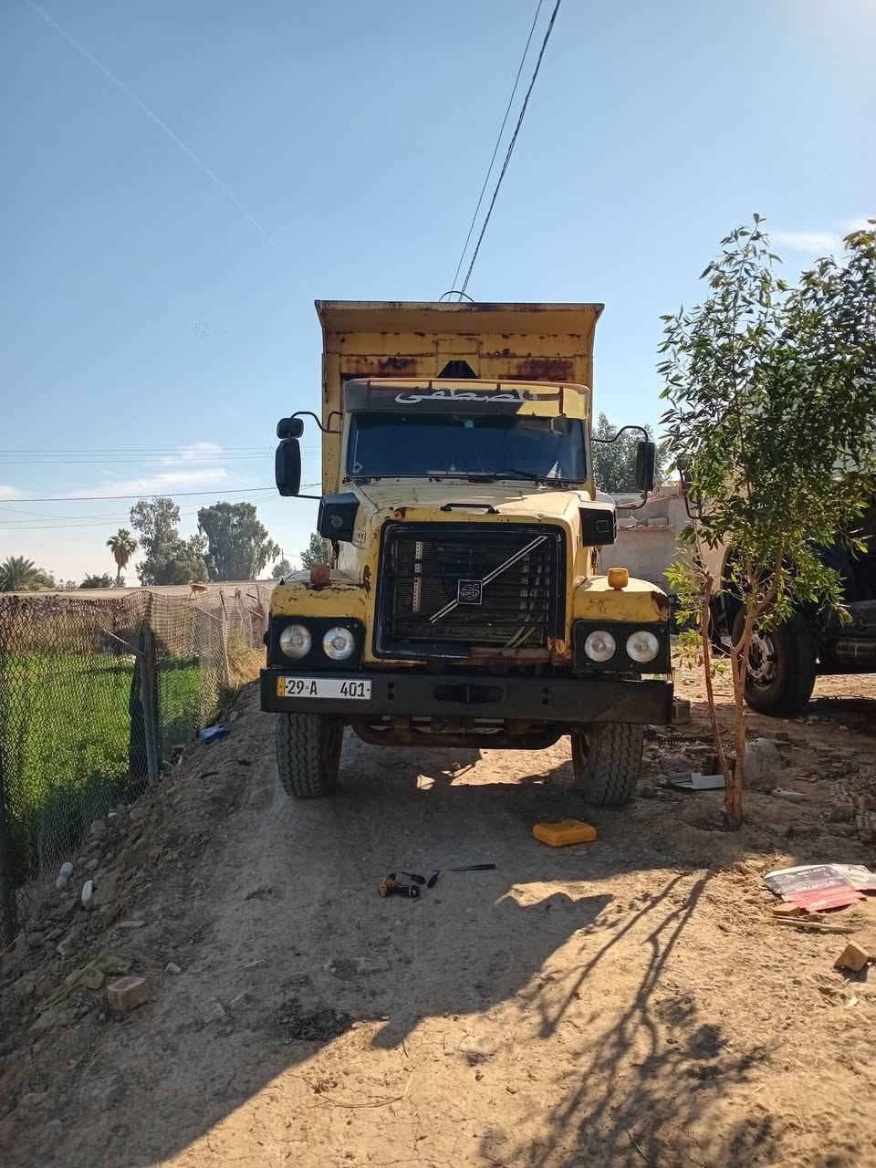 فالفو موديل ٨٠ بسمي سياره جاهزه مكينه كير مجموعه شاصي طويل مكفول *********** مكان بغداد جسر فرنسي
