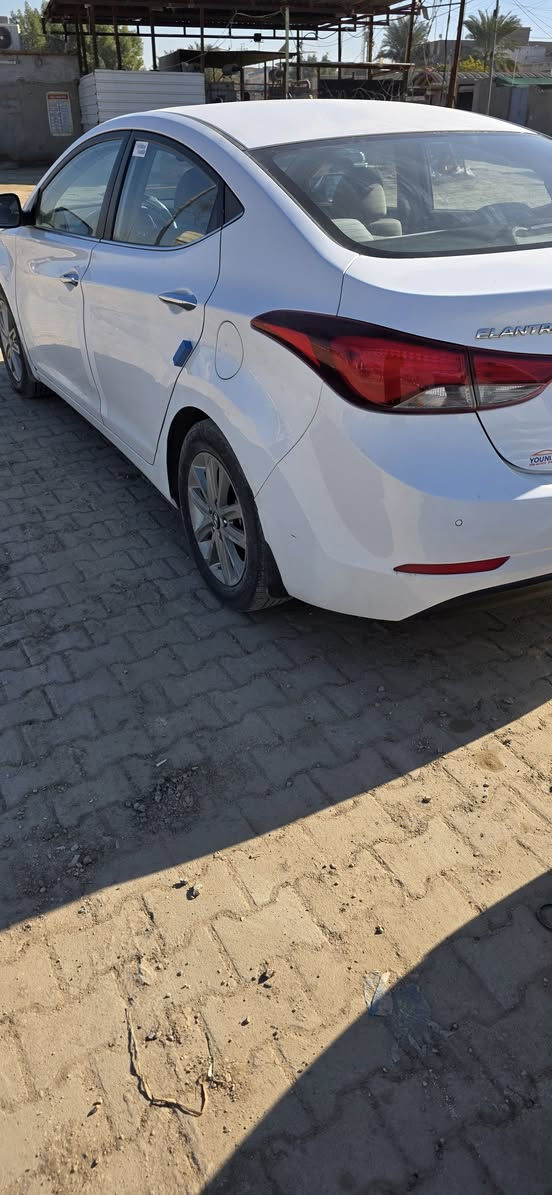 النترا. 16 خليجي فول مواصفات عدا البصمه محرك  1800 ما مفتوح  رقم أربيل باسمي سنوي جديد وهزه جديد. بيه ثلاثة قطع صبغ بدون ظربه وبدون فتح  وبدون دواخل وبيه مكانات بارد الشراي يتصل غير متواجد ع الفيس  *********** مكان السياره الديوانية
