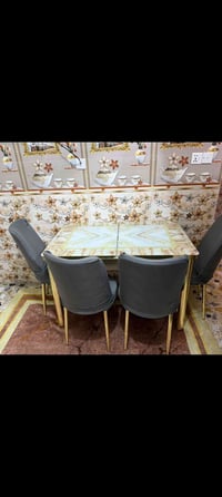 ميز طعام • ٤ كراسي • طقم سفرة